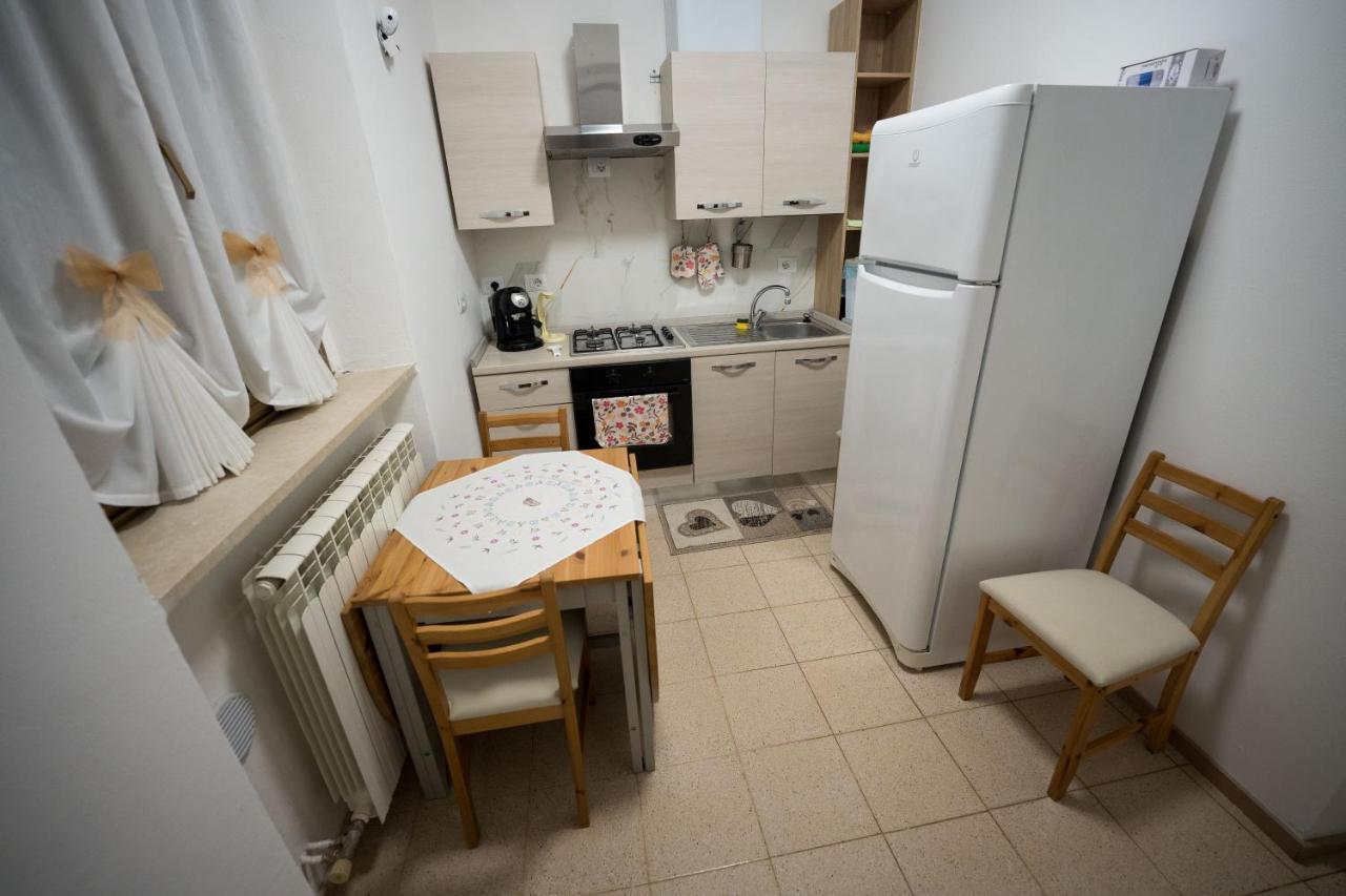 Intero Appartamento A Перо Экстерьер фото